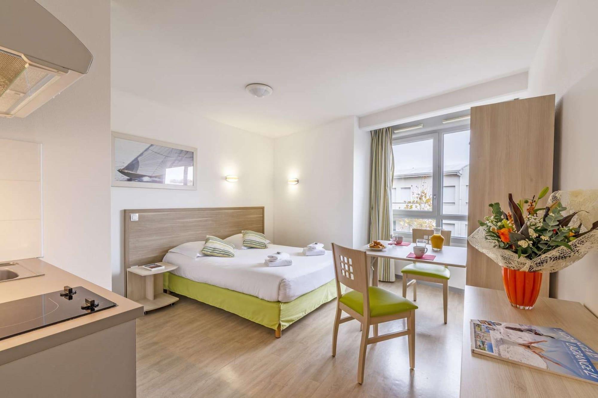 Lagrange Apart'Hotel L'Escale Marine La Rochelle  Exteriör bild